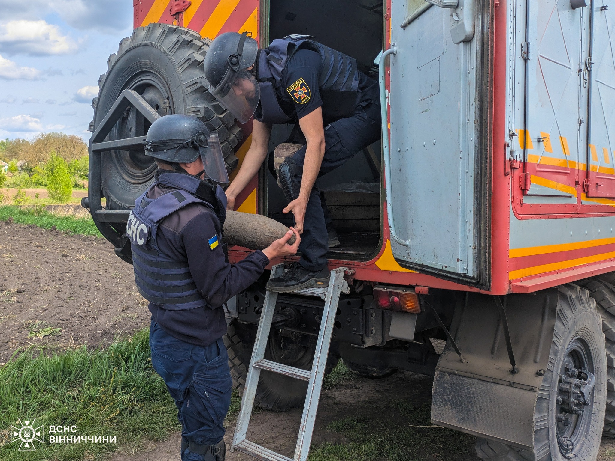 На Вінниччині сапери знищили артснаряд Другої світової війни
