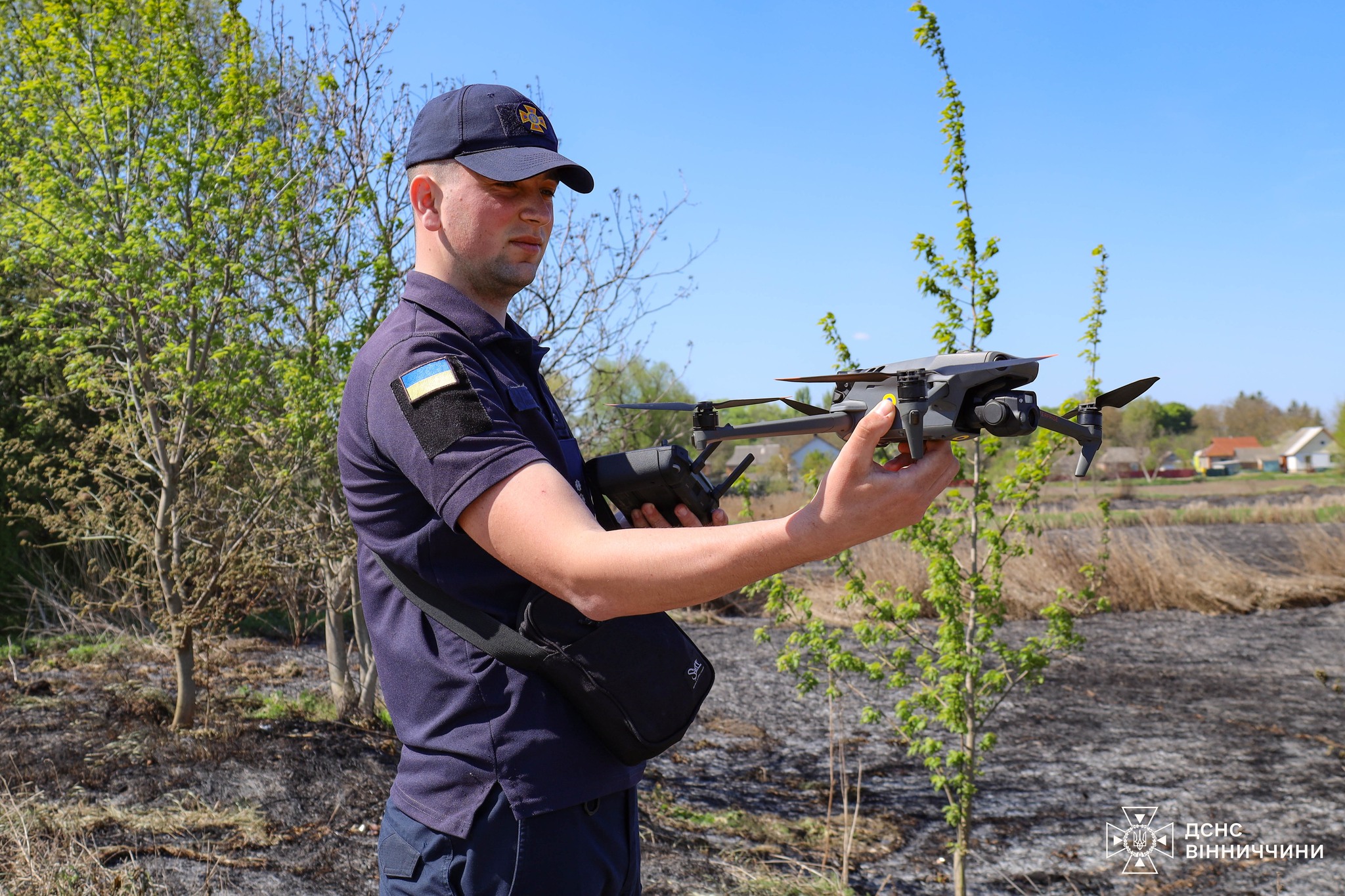 На Вінниччині рятувальники провели рейд через масові підпали сухої трави
