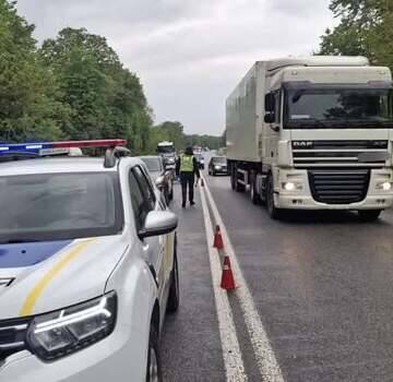 Двоє загиблих, четверо травмованих: подробиці жахливої ДТП поблизу Вінниці