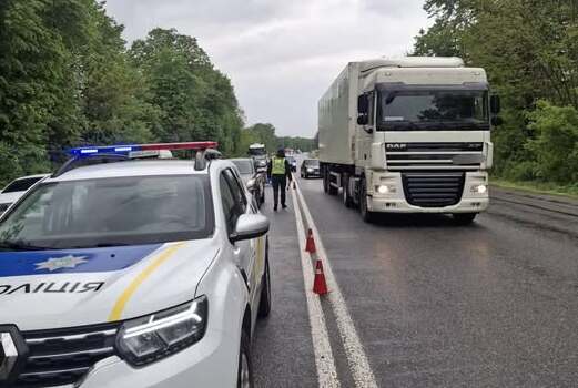 Двоє загиблих, четверо травмованих: подробиці жахливої ДТП поблизу Вінниці