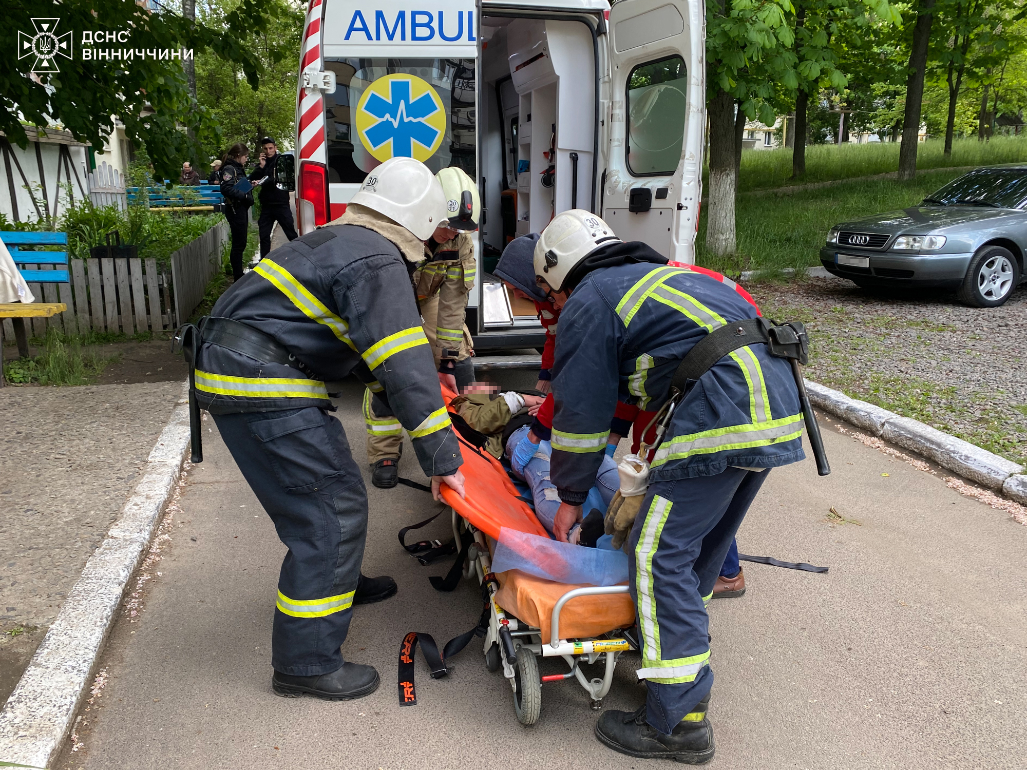 У Ладижині жінка випала з вікна 3-го поверху