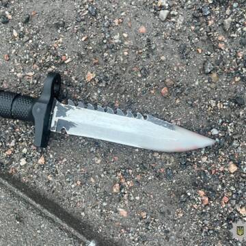 У Вінниці чоловік після випадкового знайомства вдарив ножем нового товариша