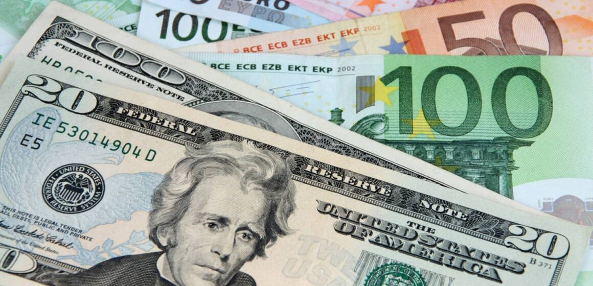 Курс валют на 12 травня: скільки коштуватимуть долар, євро і злотий