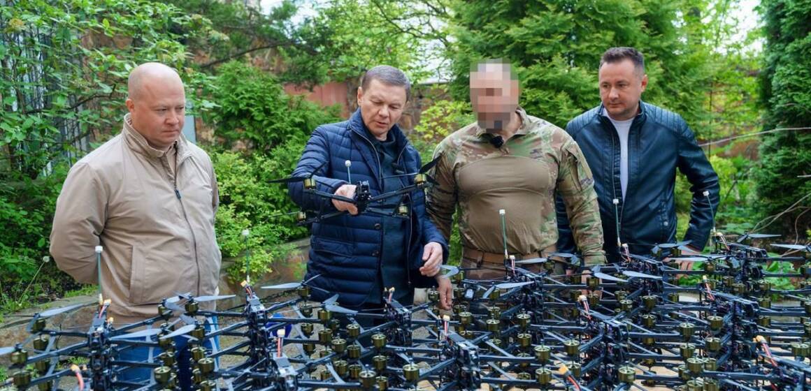 Міжрегіональний координаційний гуманітарний штаб передав одному зі спецпідрозділів ЗСУ ще 100 FPV-дронів
