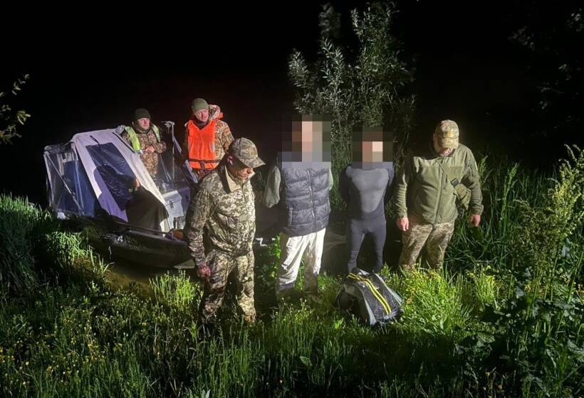 Прикордонники затримали втікачів, які намагались незаконно перетнути кордон України