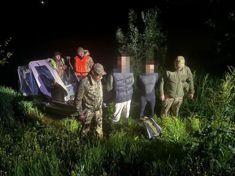 Прикордонники затримали втікачів, які намагались незаконно перетнути кордон України