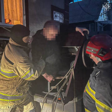 У Гнівані чоловік дивом вижив після падіння в колодязь