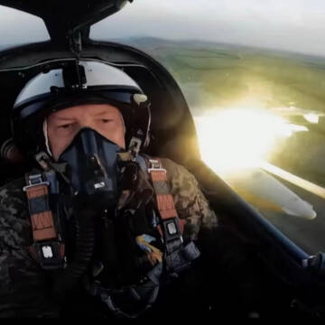 Президент нагородив званням Героя України батька загиблого пілота з Вінниці