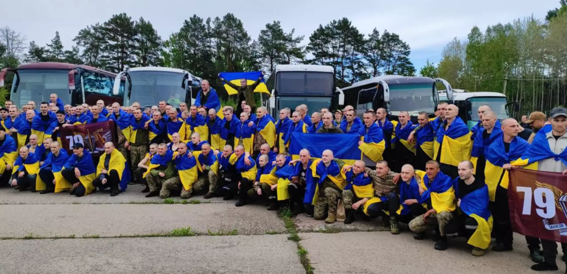 Великий обмін: Україна повернула з Росії 205 полонених