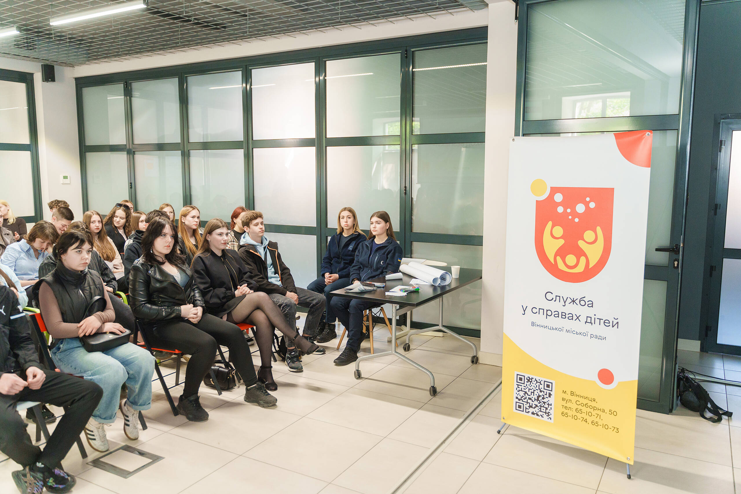«Код безпеки»: у Вінниці почали навчати підлітків цифровій грамотності й протидії дезінформації