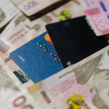 Деякі банки обмежать перекази з картки на картку: скільки можна буде надіслати з 1 червня