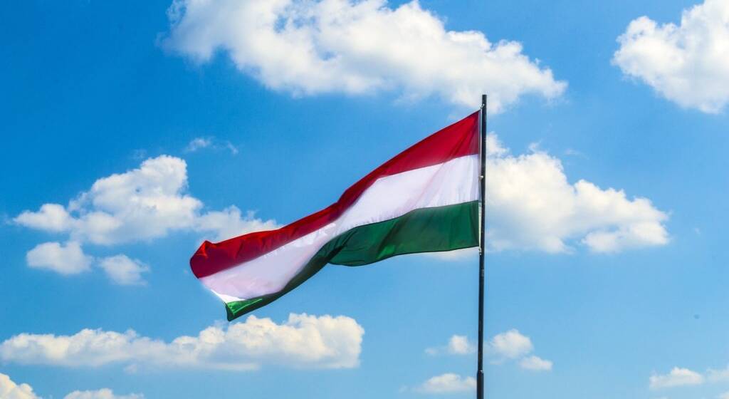Угорщина висилає двох українських дипломатів, яких звинуватила у “шпигунстві”