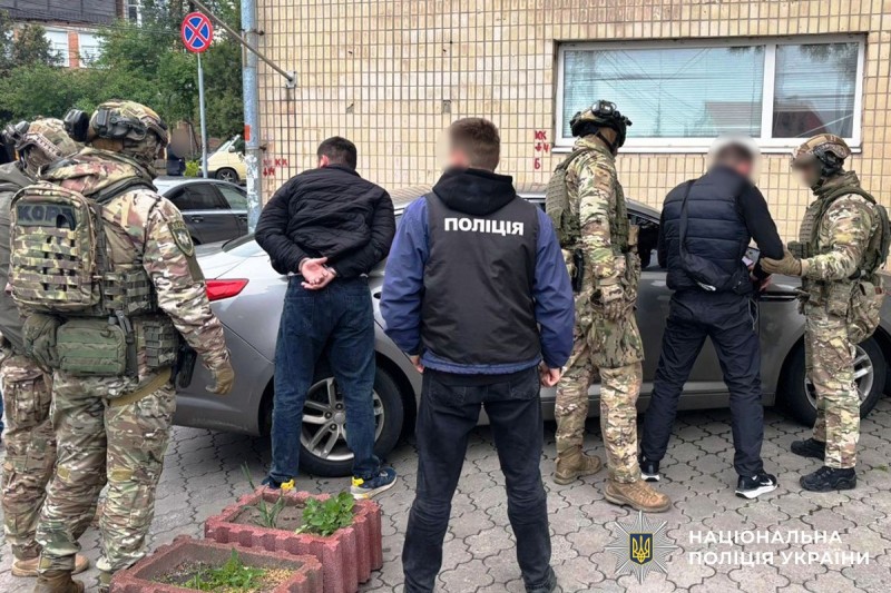 У Вінниці молодики з погрозами вбивства вимагали гроші у неповнолітнього