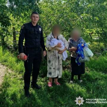 На Вінниччині поліцейський допоміг врятувати житло від пожежі
