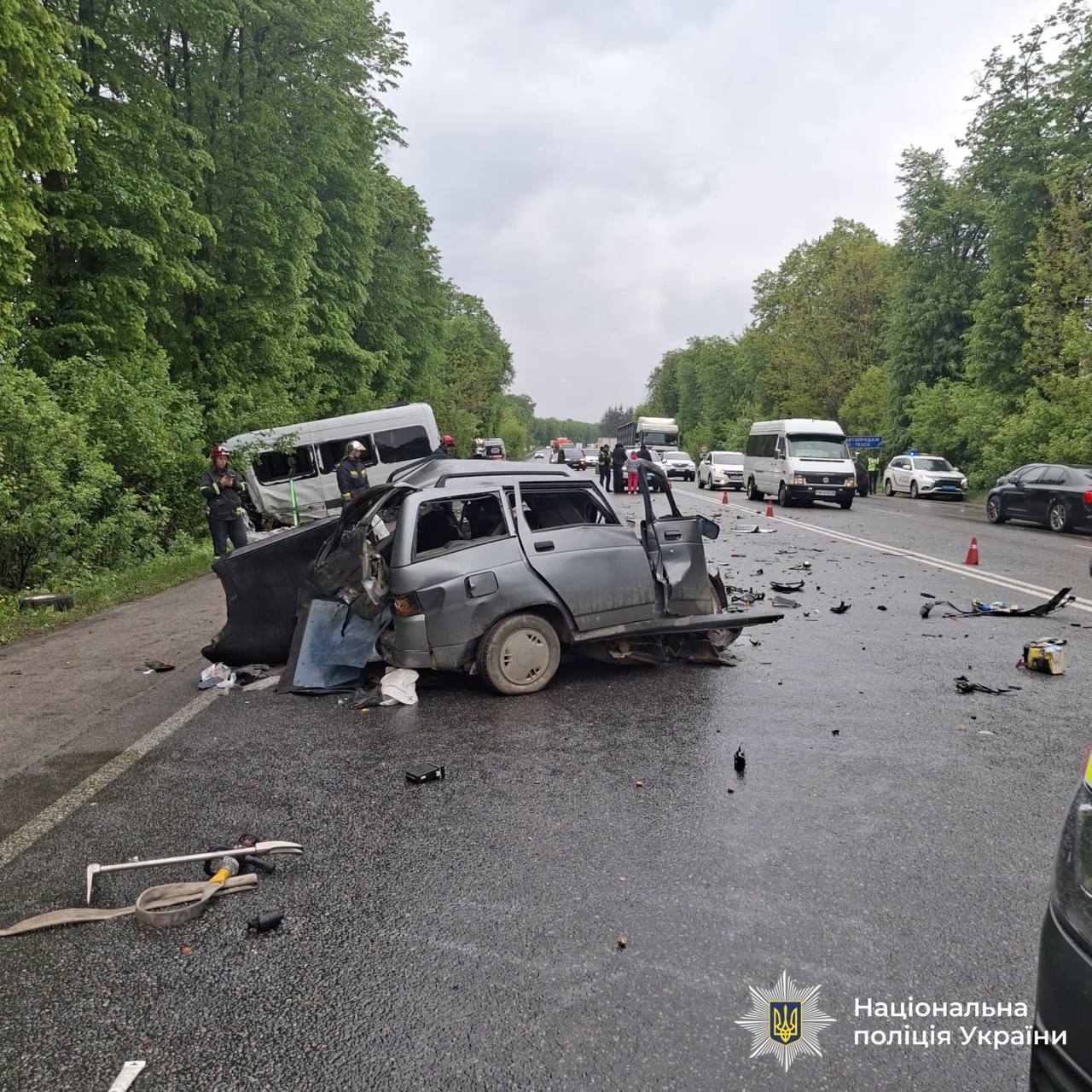 Зіткнення ВАЗ та Mercedes на Вінниччині: одна людина загинула, п’ятеро – у лікарні