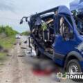 Цинічний обстріл Білопілля: росія вдарила по рейсовому автобусу, загинули мирні жителі