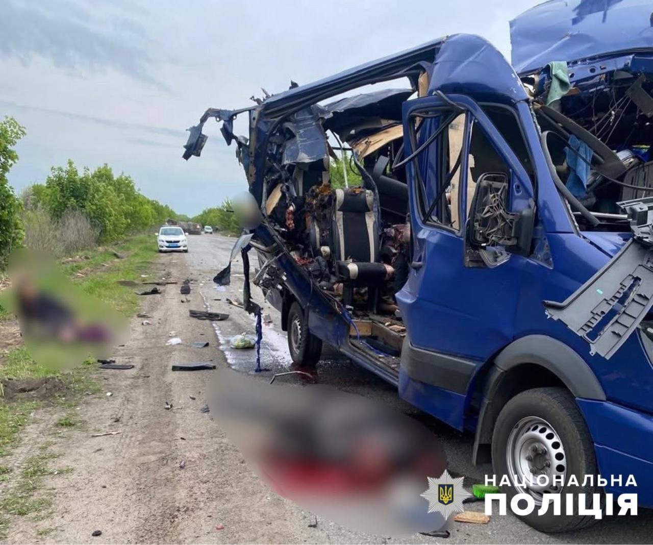 Цинічний обстріл Білопілля: росія вдарила по рейсовому автобусу, загинули мирні жителі