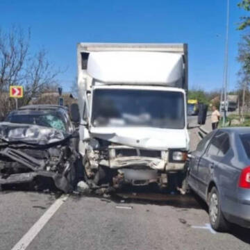 Масштабна ДТП на Вінниччині: постраждали двоє водіїв