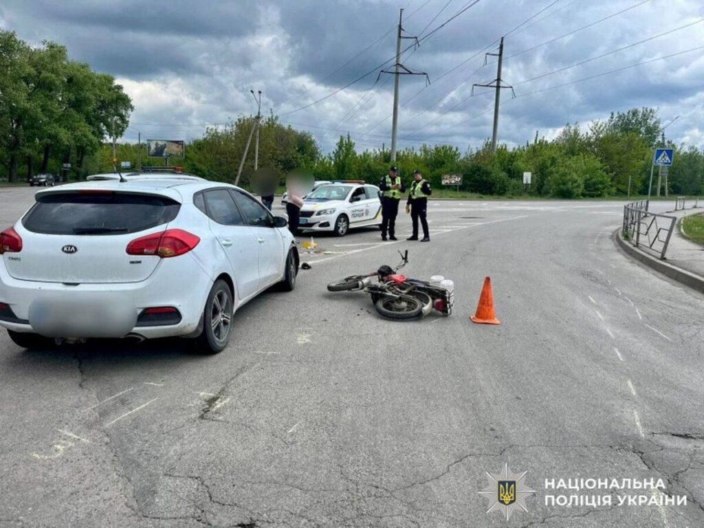 Поліцейські розслідують обставини двох аварій у Вінницькому районі