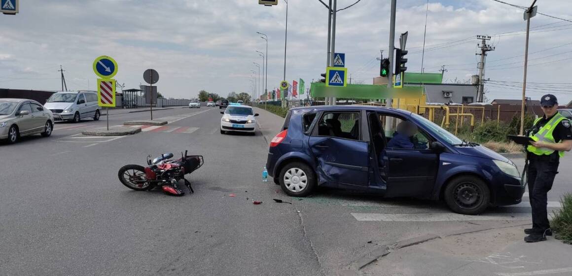 У Вінниці в ДТП постраждали двоє підлітків: один з них — мотоцикліст