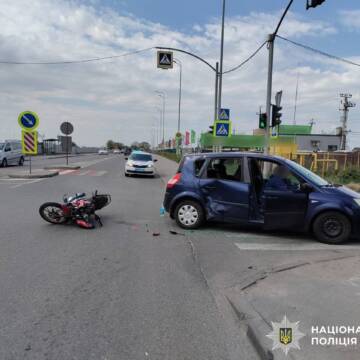 У Вінниці в ДТП постраждали двоє підлітків: один з них — мотоцикліст