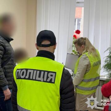 На Вінниччині поліція затримала лікарів, які за гроші надавали групу інвалідності