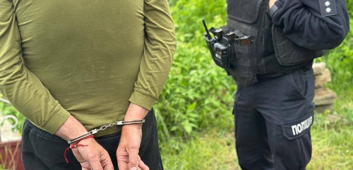 На Вінниччині чоловік встромив ножа у спину дружині через ревнощі (Відео)