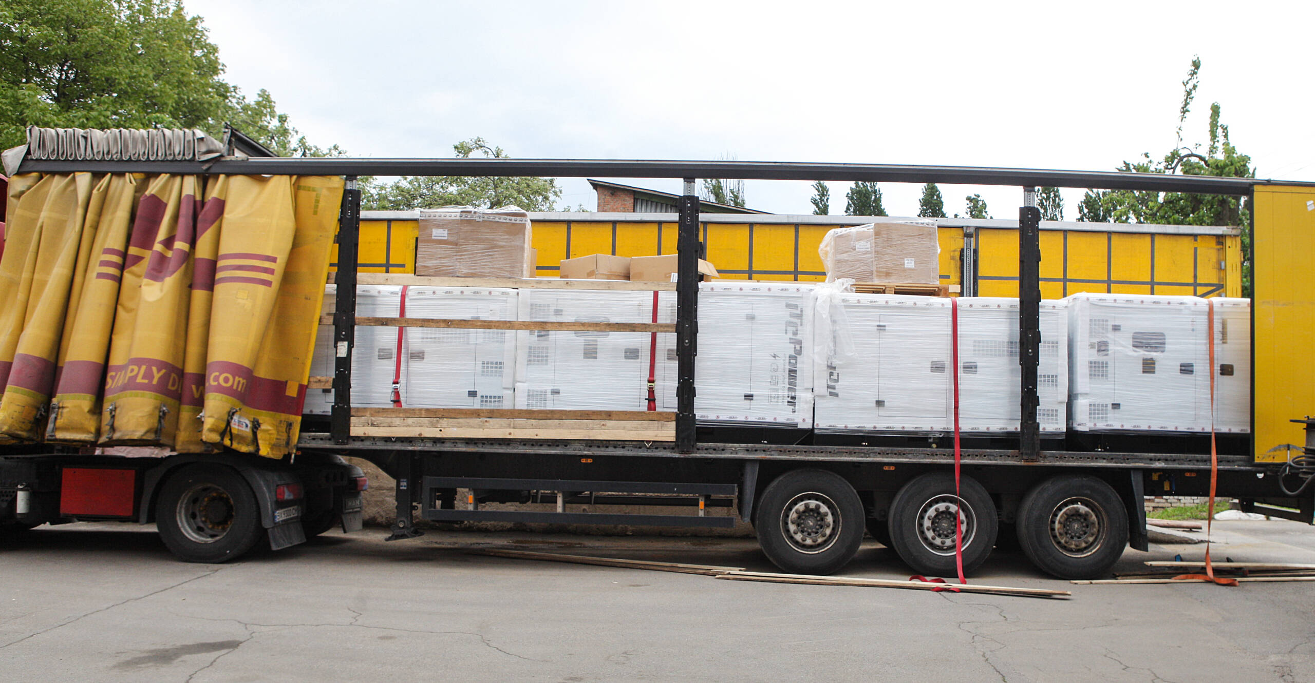 Вінницькі школи та садочки отримали 10 потужних генераторів від партнерів із Мюнстера