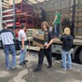 До Вінниці надійшла допомога з Німеччини: нові шкільні меблі та техніка