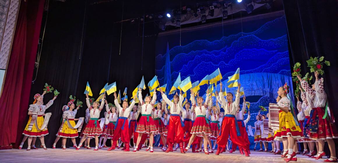 Танці, вірші, сльози радості: як Вінниця вітала Палац дітей з 90-річчям
