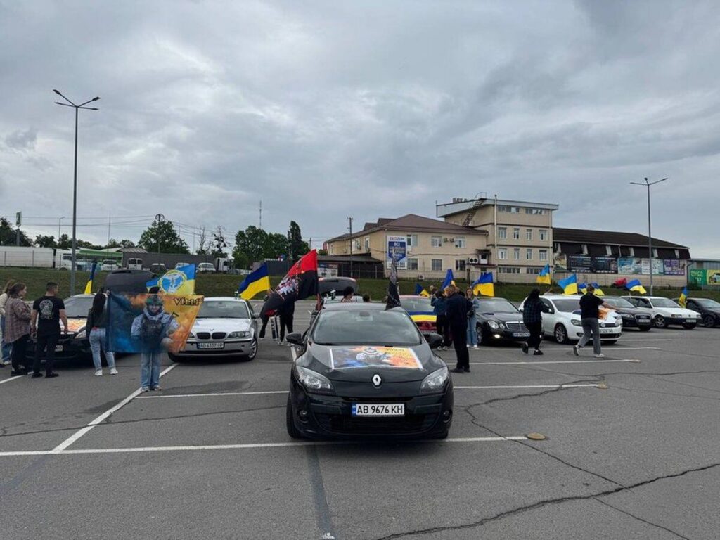 Автопробіг на честь Захисника: у Вінниці вшанували память оборонця Віктора Войтенка
