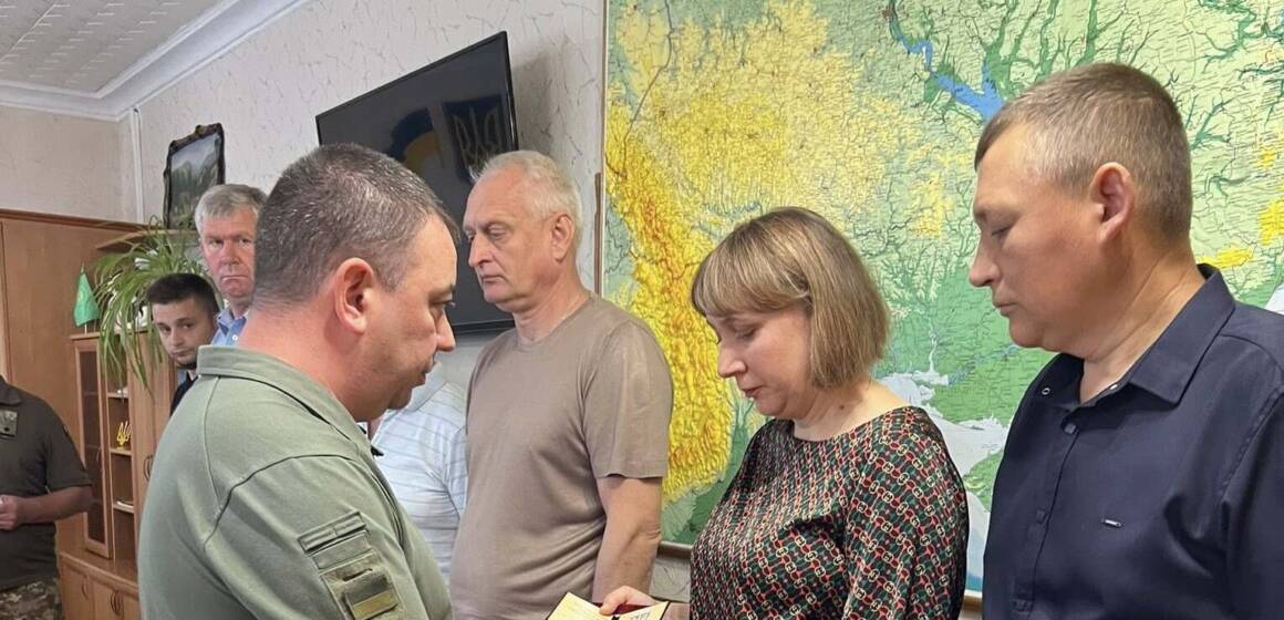 На Вінниччині вручили нагороду батькам загиблого захисника Радіона Михайлюка