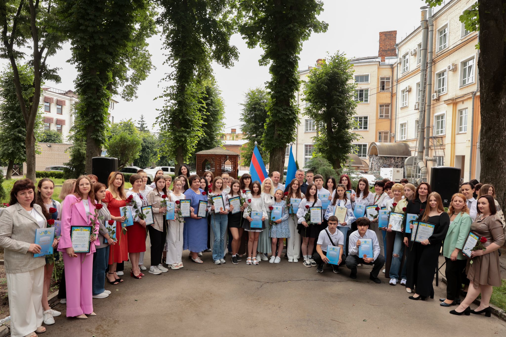У Вінниці відзначили переможців мовно-літературних конкурсів та їхніх учителів