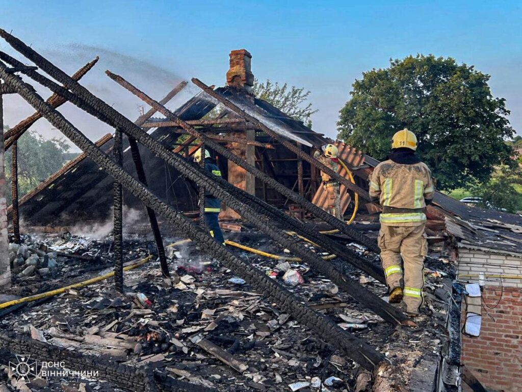 На Вінниччині внаслідок короткого замикання згорів житловий будинок