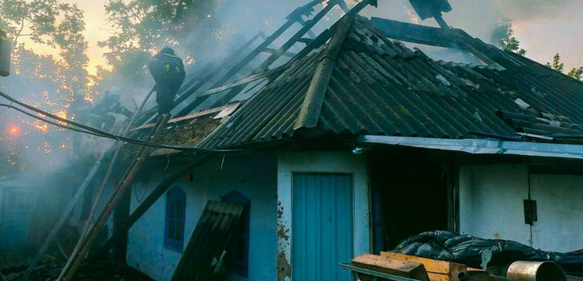 Смерть у вогні та знищений дах: як минула доба для рятувальників Вінниччини