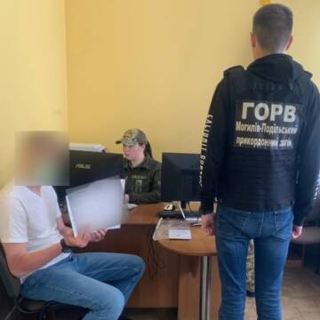 На кордоні в Могилеві-Подільському затримали порушника з підробленими документами