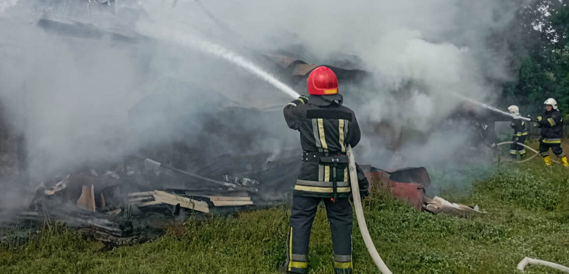 На Вінниччині за добу рятувальники загасили 17 пожеж