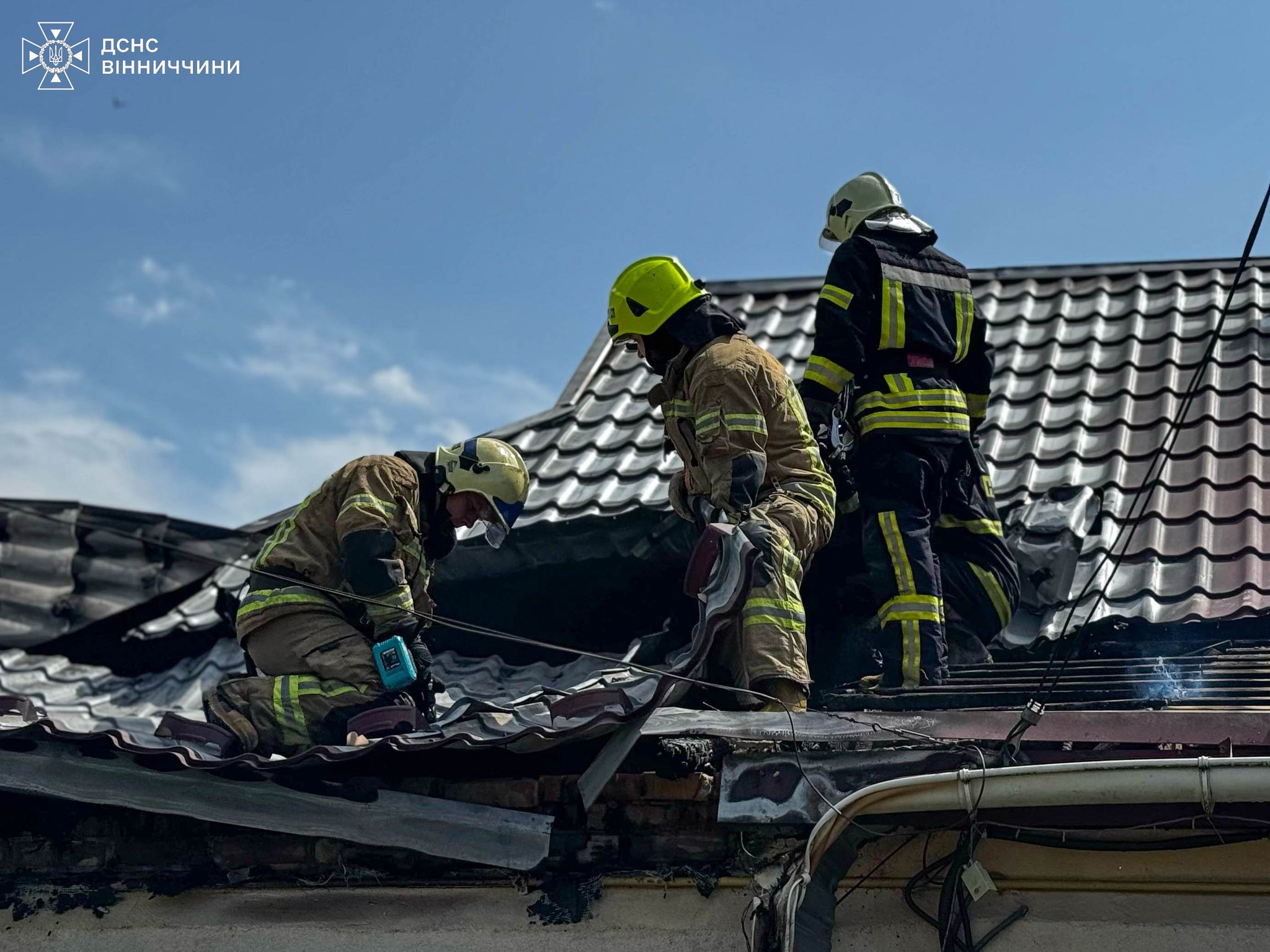 За добу на Вінниччині — 11 пожеж: вогонь охопив будинки, навіси й авто
