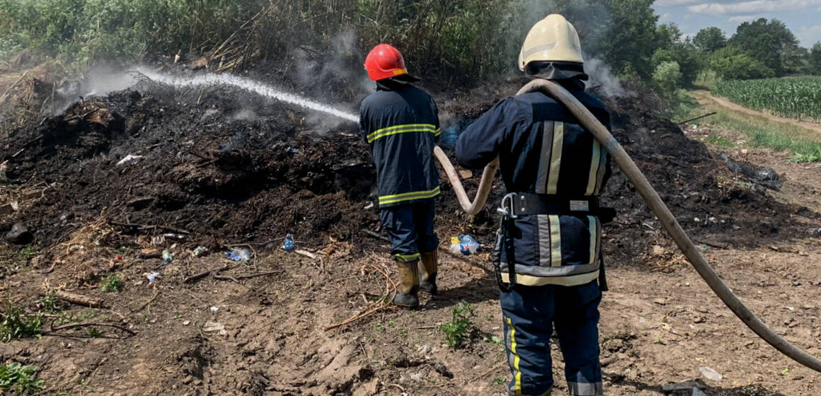 Вогонь на відкритих територіях і в господарствах: на Вінниччині за добу 14 пожеж