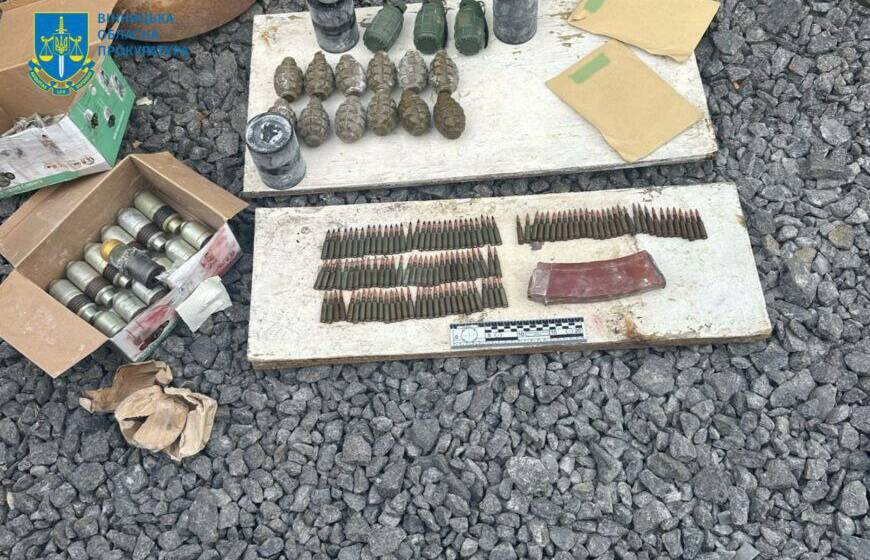 У мешканця Бершадської громади вилучили бойовий арсенал