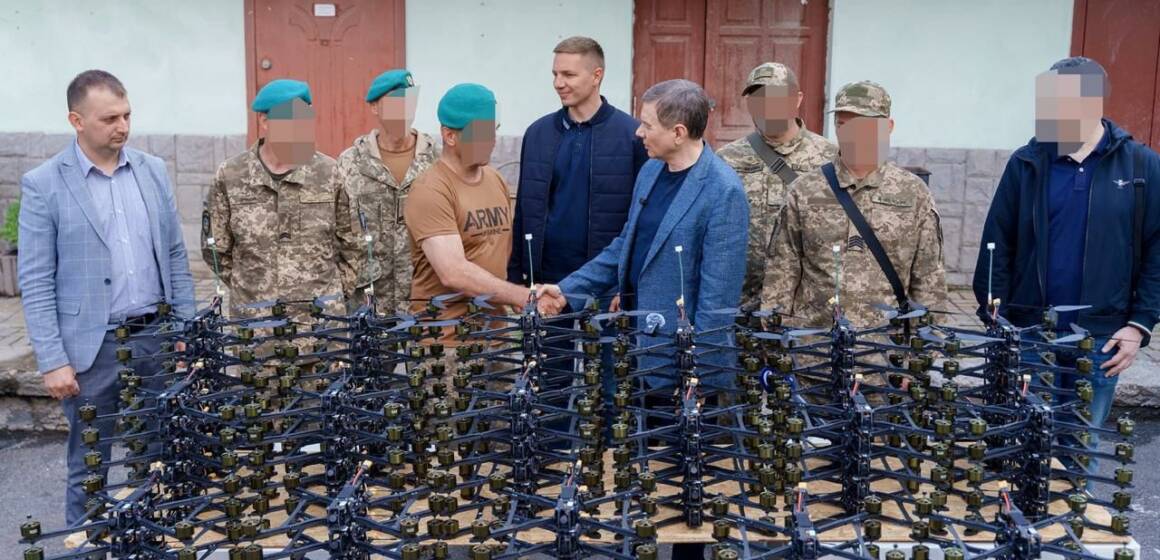 Міжрегіональний координаційний гуманітарний штаб передав FPV-дрони, багі та автомобіль Ford для військових на передову