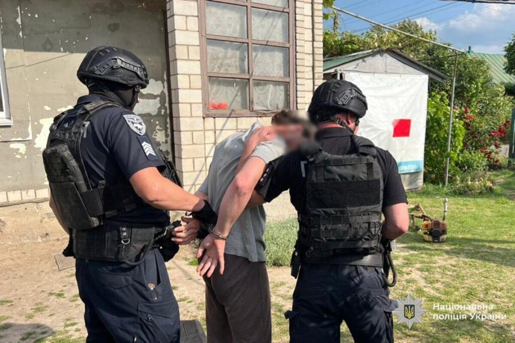 На Вінниччині чоловік демонстрував прапор РФ на похороні захисника