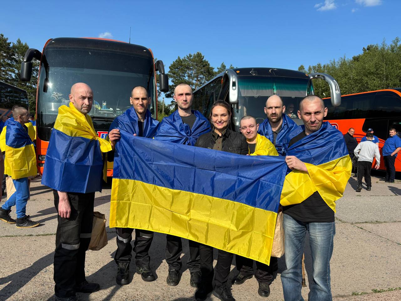 11 захисників з Вінниччини сьогодні повернулись з полону