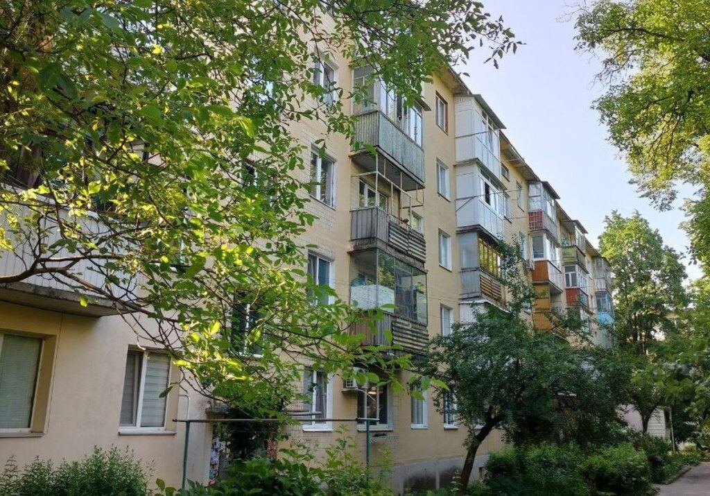 Тепліше і комфортніше: у Вінниці ремонтують стики багатоповерхівок перед опалювальним сезоном