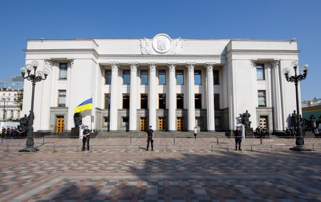 Воєнний стан і загальну мобілізацію в Україні продовжать