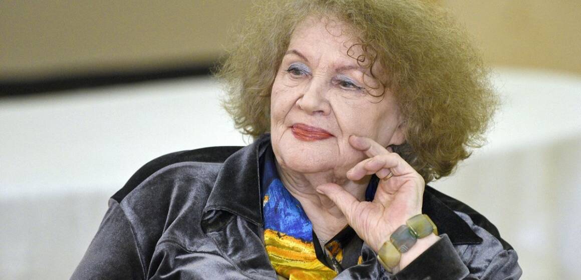 Новий роман Ліни Костенко: про що книжка та коли очікувати