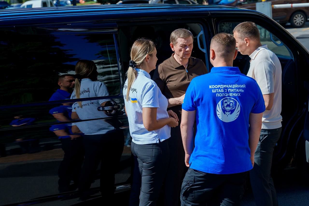 Міжрегіональний координаційний гуманітарний штаб передав авто Координаційному штабу з питань поводження з військовополоненими