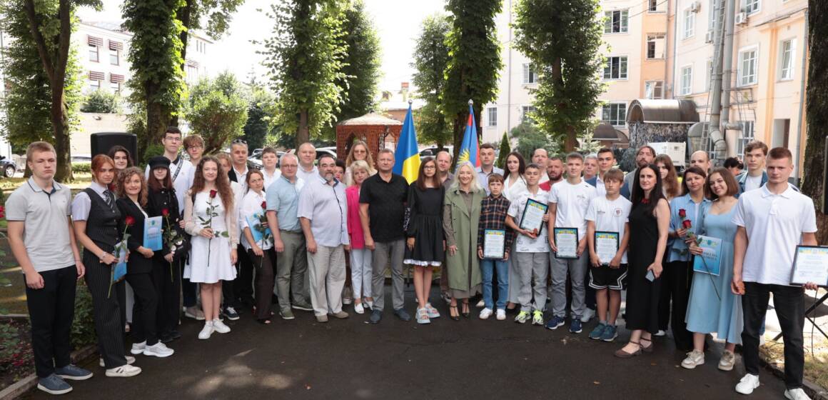 На Вінниччині вручили премії учням і вчителям за високі досягнення