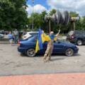 У Ладижинській громаді з прапорами й обіймами зустріли визволеного з полону бійця