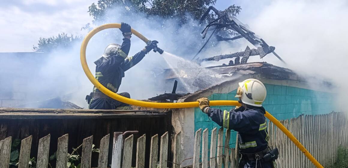 На Вінниччині за добу рятувальники ліквідували 8 пожеж